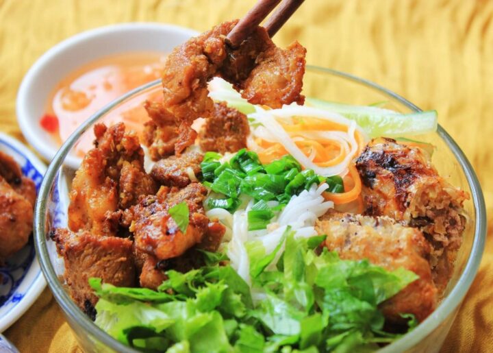 Quán bún thịt nướng Trần Phú