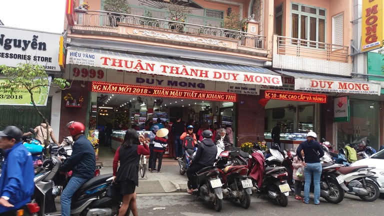 Tiệm vàng Duy Mong