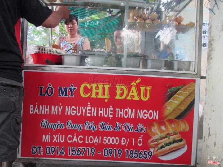 Chị Đấu - bánh mì Nguyễn Huệ