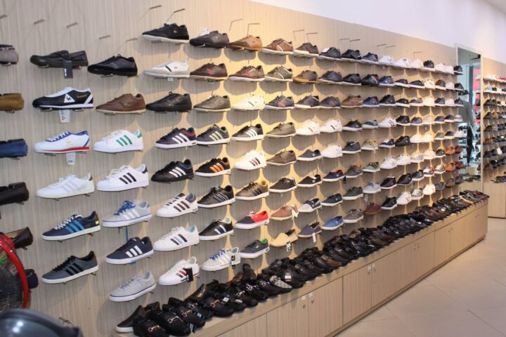 Rovi Store - shop giày nam ở Huế đẹp