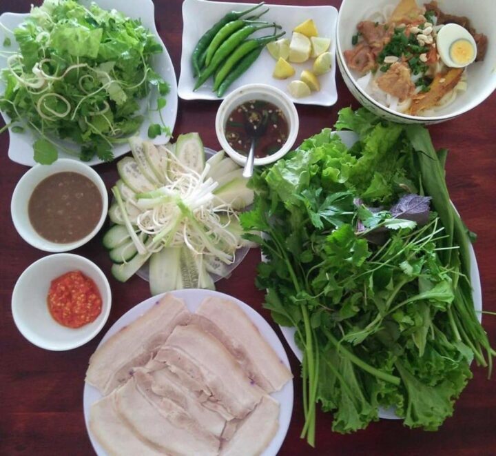 No căng bụng với Top 7 quán bánh tráng cuốn thịt heo Đà Nẵng siêu ngon