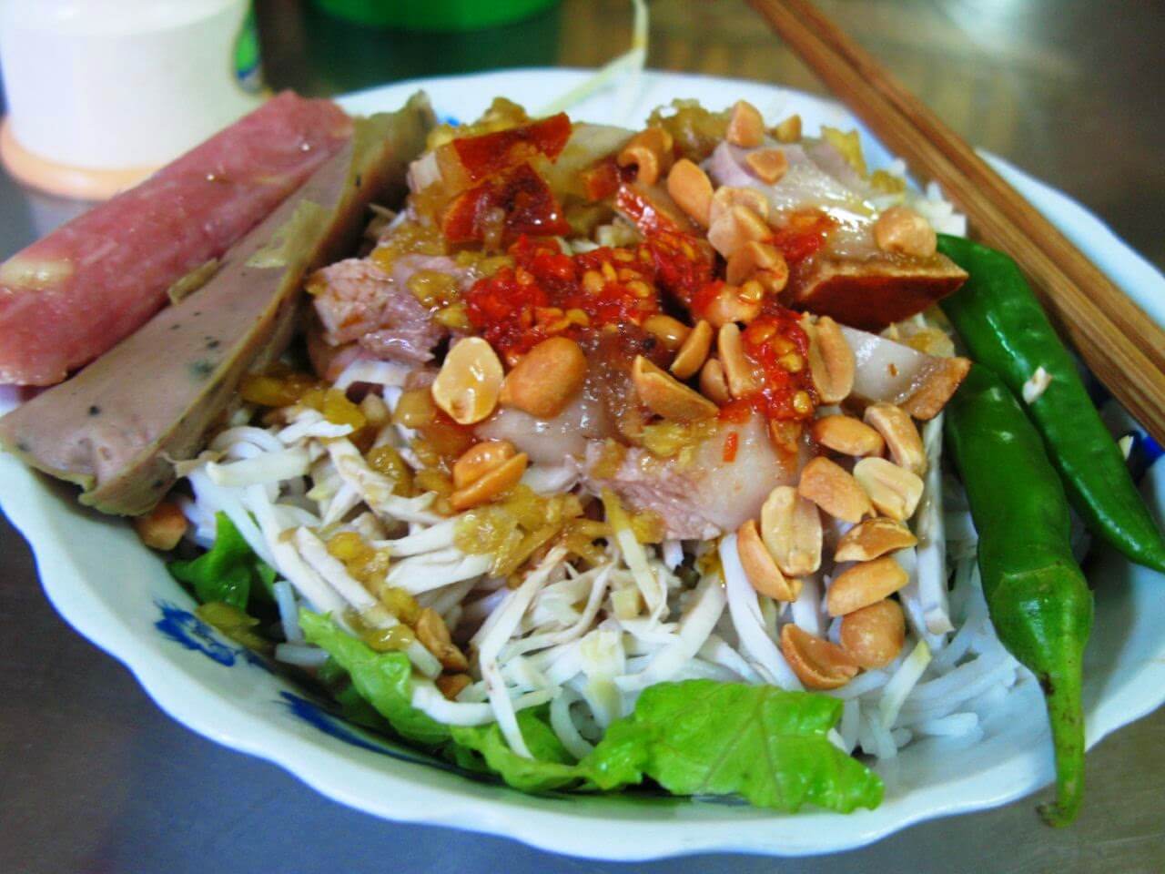 Ăn đêm Đà Nẵng là một trong số ít địa chỉ sở hữu menu vô cùng đa dạng trong địa bàn thành phố.