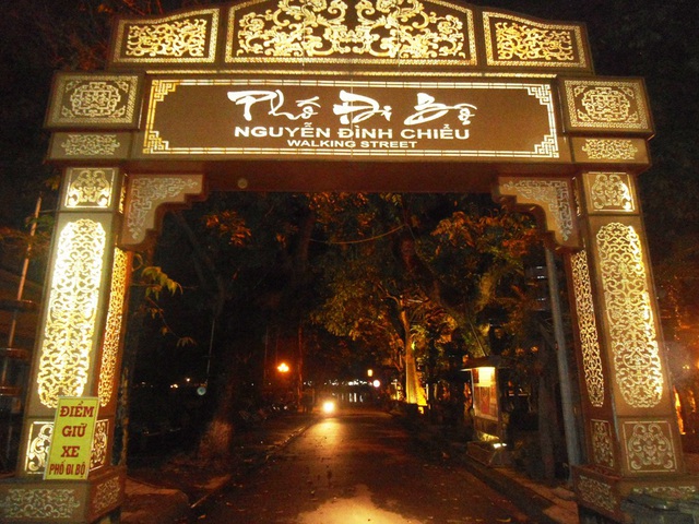 Phố đi bộ Nguyễn Đình Chiểu là địa chỉ đi chơi 8/3 ở Huế dành cho những ai yêu thích việc dạo mát và tản bộ.