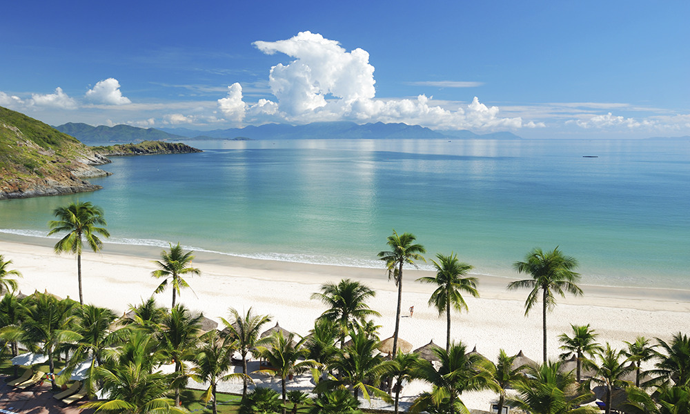 Mê mẩn Top 7 bãi biển đẹp ở Nha Trang đốn tim bao người