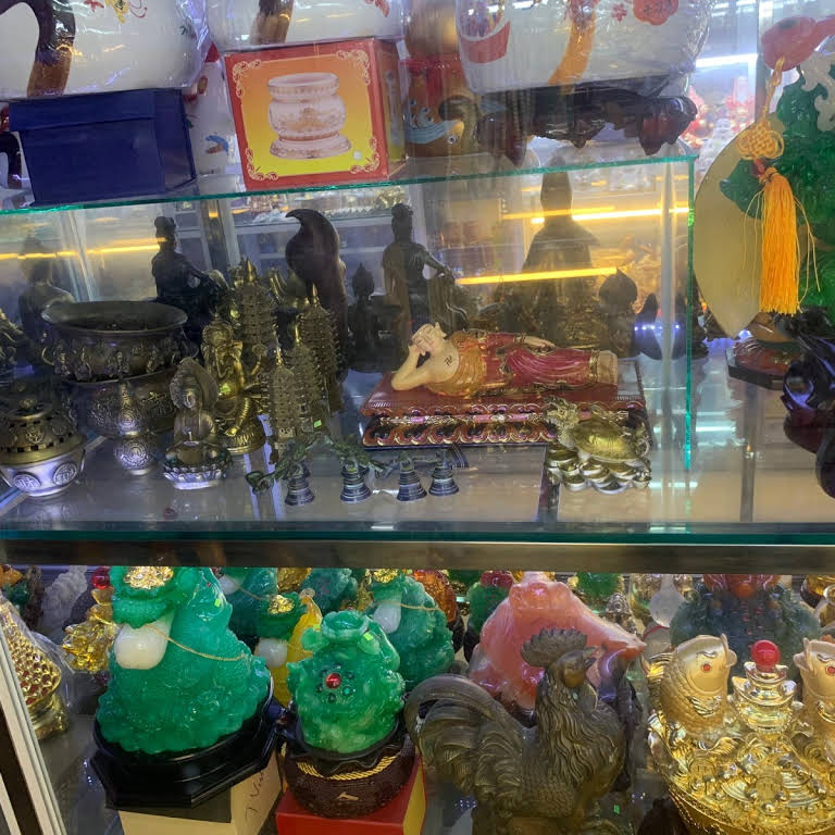 Tại địa chỉ bán đồ thờ cúng tại Đà Nẵng này, bạn có thể tìm thấy bất kì vật gì bạn cần.