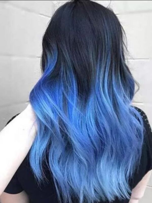 tóc highlight xanh dương sáng