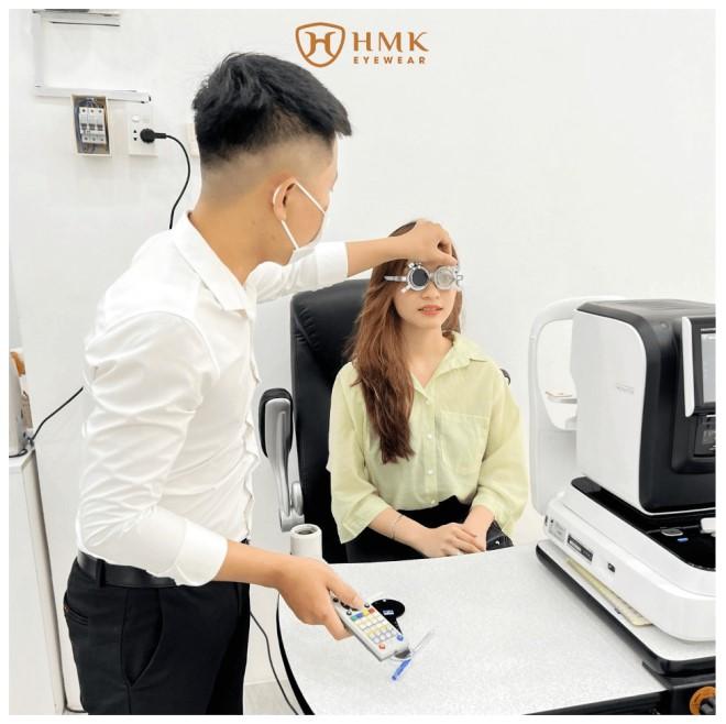 Các bước đo, cắt kính cận tại HMK Eyewear