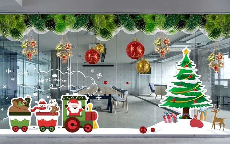 Dùng decal dán kính và dán tường để trang trí Noel cho cửa hàng